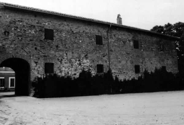 Castello Di Oliva Gessi Mura